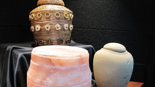 urns 929094 1920