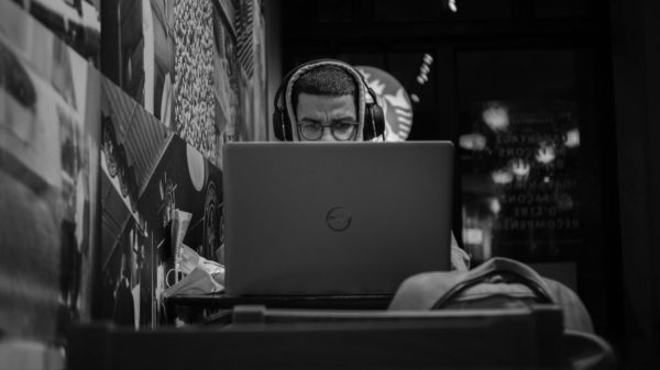 phil desforges cGJdXOBC9io unsplash