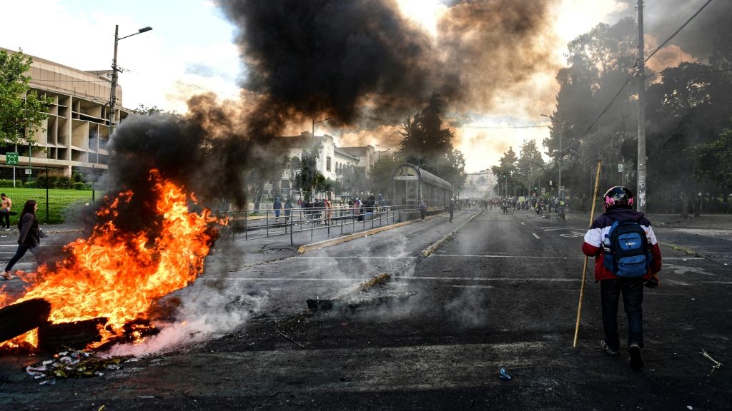 Protesters reject Ecuadorian president's 'insensitive' fuel price cut - AFR | Online Free Press release news distribution - Vimarsana News