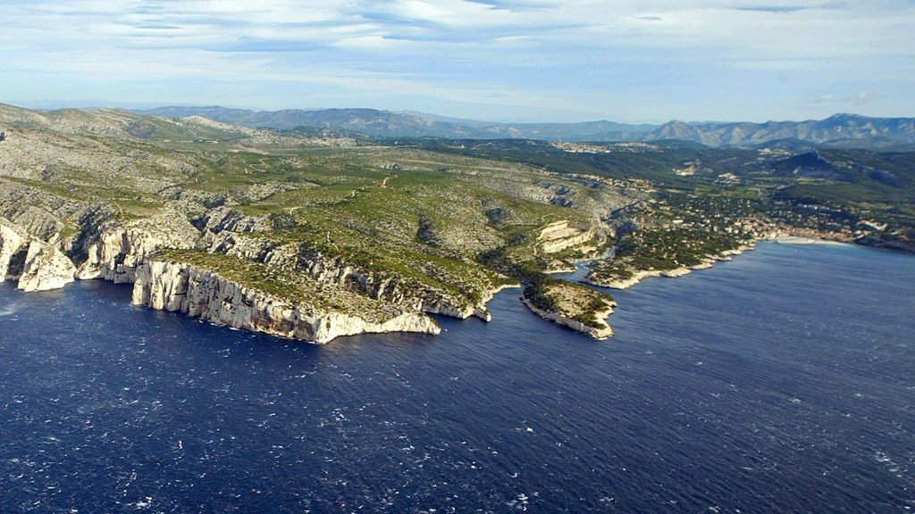 France limits visitor numbers in the Calanques bays of Marseille - Science-Environment News - Report by AFR | Online Free Press release news distribution - Vimarsana News