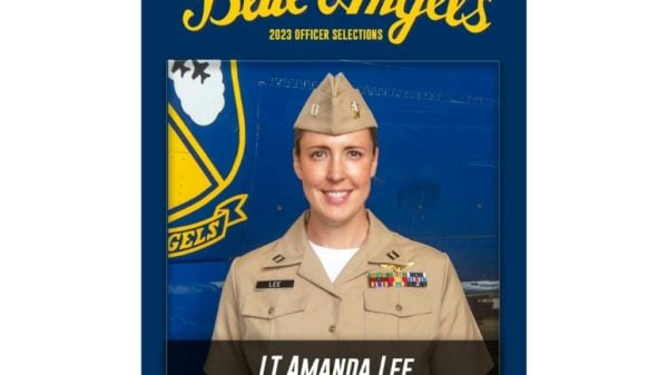 Amanda Lee becomes the US Navys first female pilot