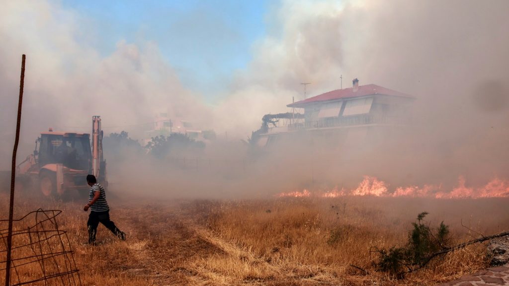 Greek firefighters in a tough fight to save the famous natural park - Top Stories News - Report by AFR | Online Free Press release news distribution - Vimarsana News