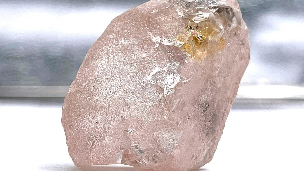Miners are unearthing pink diamonds believed to be the largest in 300 years - Africa News - Report by AFR | Online Free Press release news distribution - Vimarsana News