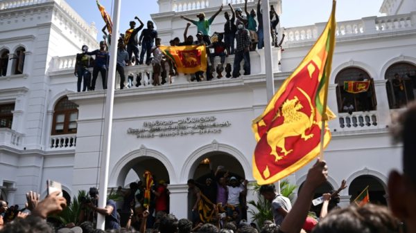 Protesters in Sri Lanka negotiate an end to the occupation