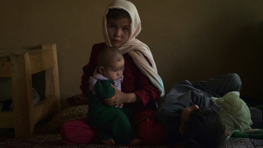 Thousands are fleeing the hostile Taliban in northern Afghanistan - Vimarsana News