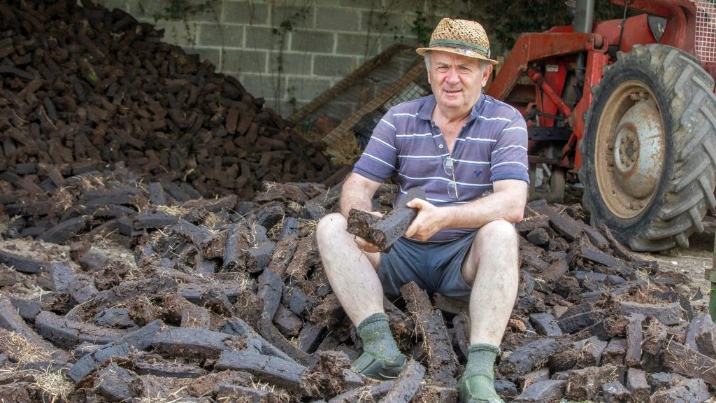 Turf wars block Ireland's green agenda - International News News - Report by AFR | Online Free Press release news distribution - Vimarsana News