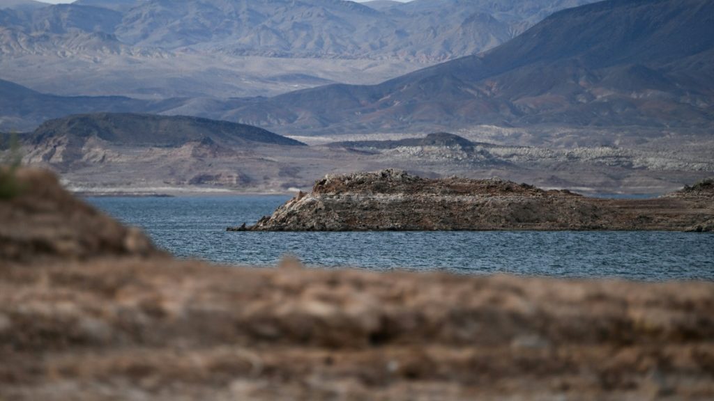 U.S. mega-drought makes boating on Lake Mead difficult - Top Stories News - Report by AFR | Online Free Press release news distribution - Vimarsana News
