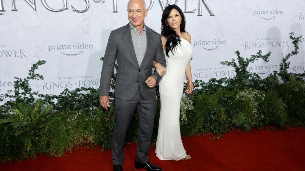 Amazon's Bezos Attends Premiere Of $1 Billion Lord Of The Rings Prequel | Online Free Press release news distribution - Vimarsana News