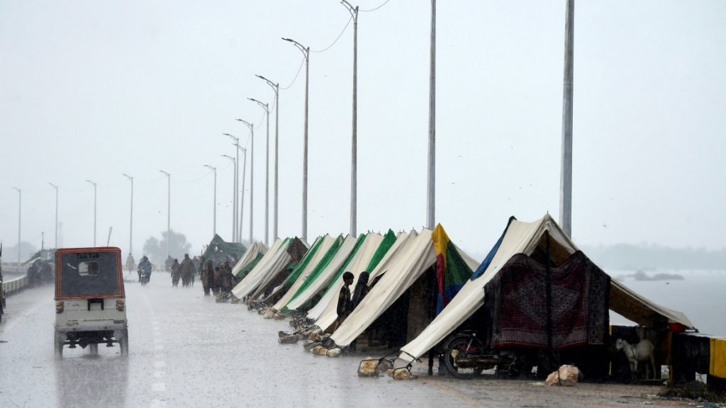 Pakistan's south braces for deluge from swollen northern rivers | Online Free Press release news distribution - Vimarsana News