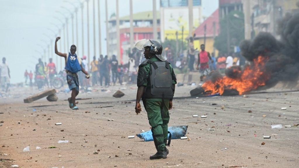 The opposition in Guinea calls for new protests after deaths - Vimarsana News
