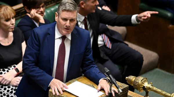 UKs Starmer to insist Labour fit to govern as crisis
