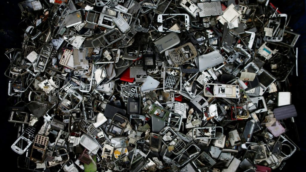 5.3 billion cell phones to become waste in 2022: report - Science-Environment News - Report by AFR | Online Free Press release news distribution - Vimarsana News
