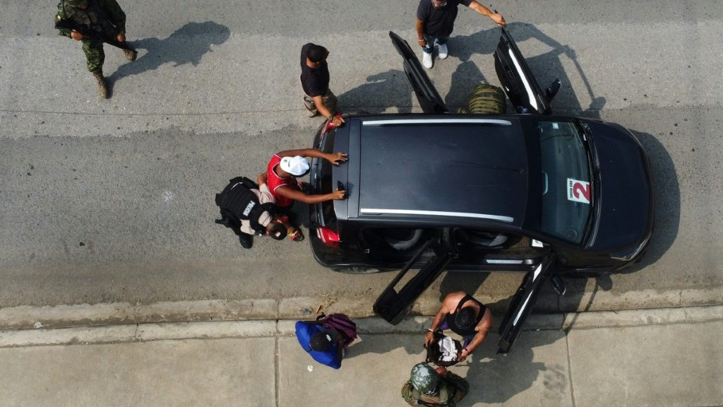 Ecuadoran port city torn apart by gangs - Vimarsana News