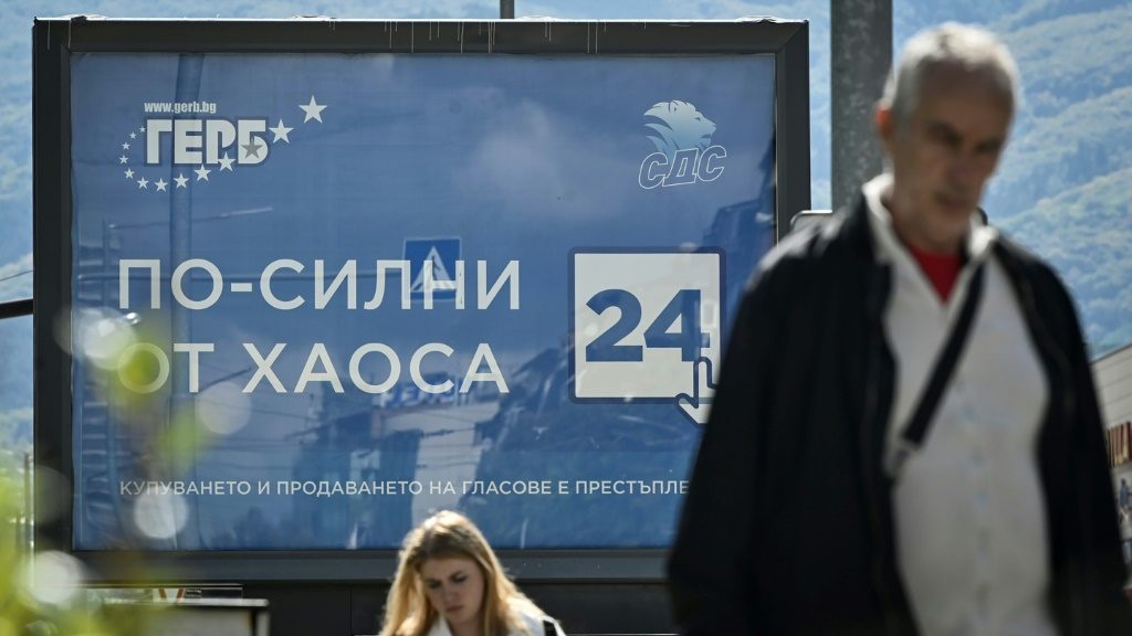 Poll puts Bulgaria ex-PM Borisov back on top but short of allies - Vimarsana News
