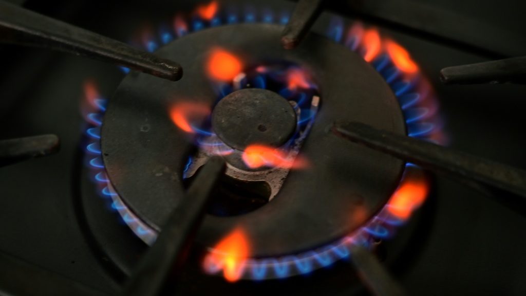Tumbling gas prices fail to subdue energy bills - AFR | Online Free Press release news distribution - Vimarsana News