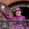 Denmarks queen delights jubilee crowds after family spat