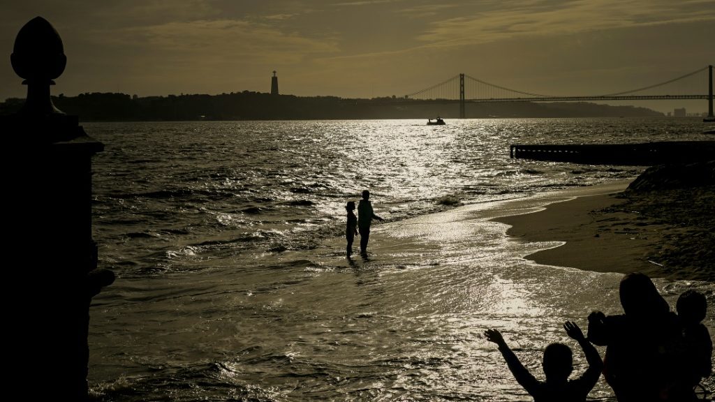 'European California' Portugal woos Americans seeking better life - Business and Tech News - Report by AFR | Online Free Press release news distribution - Vimarsana News