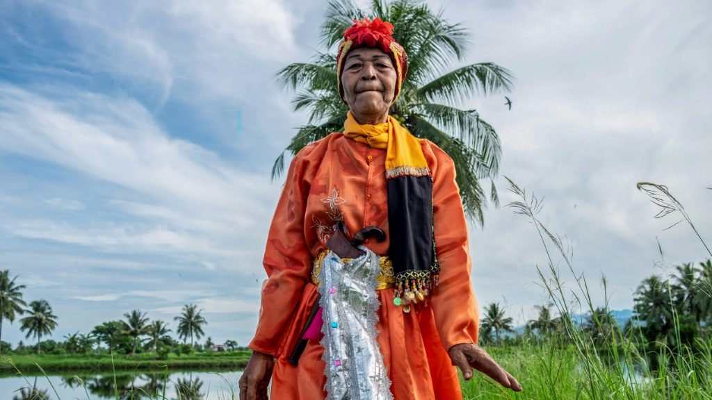 Indonesia's 'all-gendered' priests on verge of extinction - Asia Pacific News News - Report by AFR | Online Free Press release news distribution - Vimarsana News