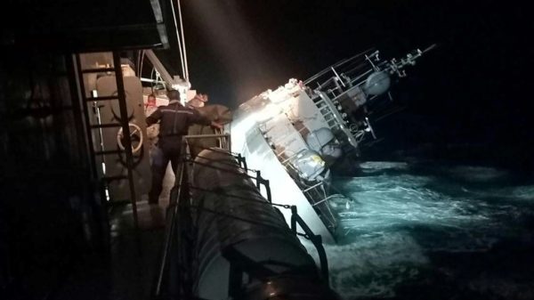 Thai navy hunts for 31 sailors after vessel sinks