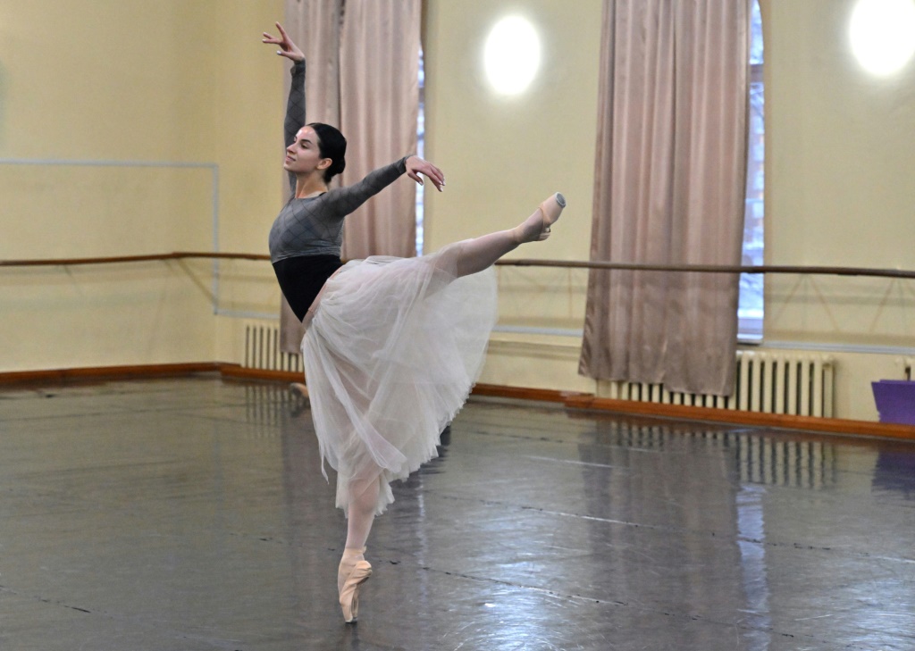 Ukraine's ballerinas defy war woes with Paris shows - Health and Lifestyle News - Report by AFR | Online Free Press release news distribution - TopWireNews.com
