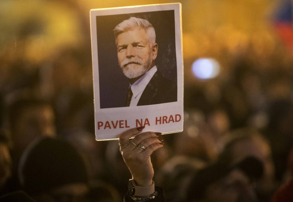 Ex-paratrooper set to sweep Czech president vote against former PM | Online Free Press release news distribution - TopWireNews.com