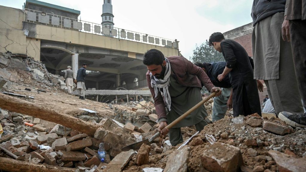 Pakistan mosque suicide bomber 'was in police uniform' | Online Free Press release news distribution - Vimarsana News