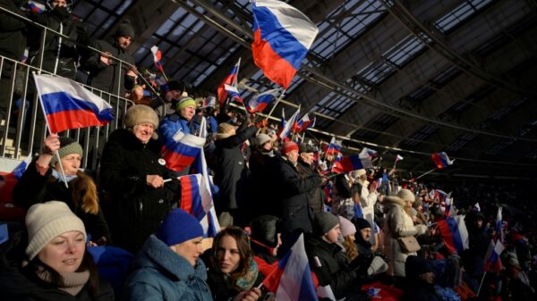 Thousands of Russians cheer for Putin at patriotic rally