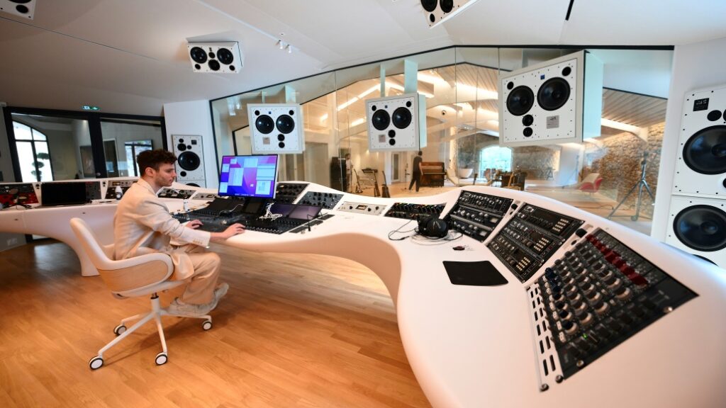 France's music hotspots, boosted by Brad Pitt | Online Free Press release news distribution - Vimarsana News