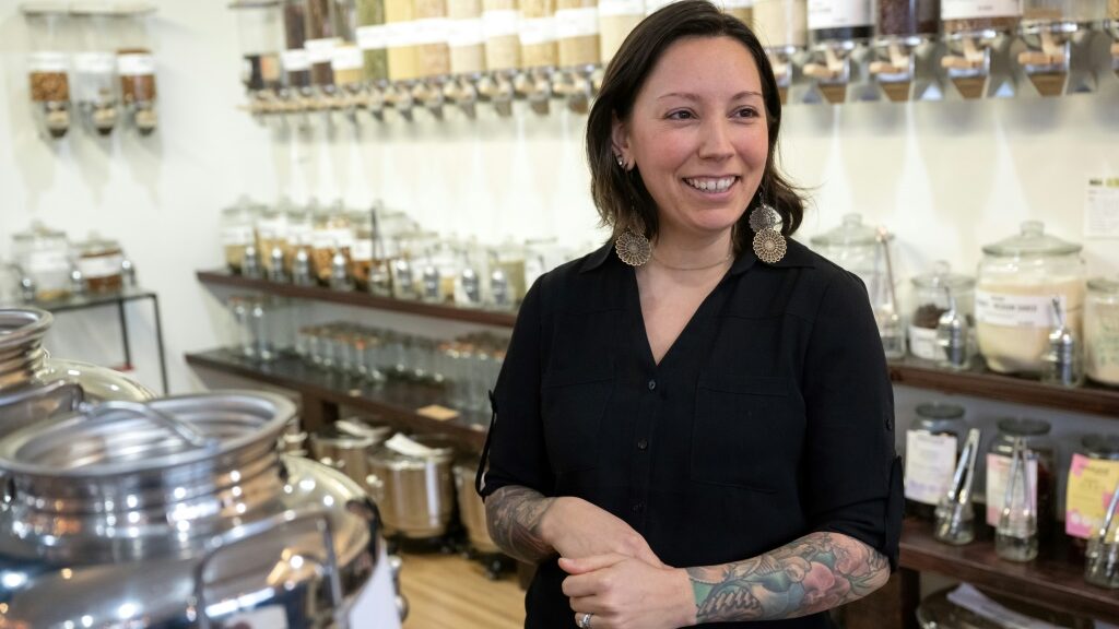 US refill shops cut the container - Health and Lifestyle News - Report by AFR | Online Free Press release news distribution - Vimarsana News