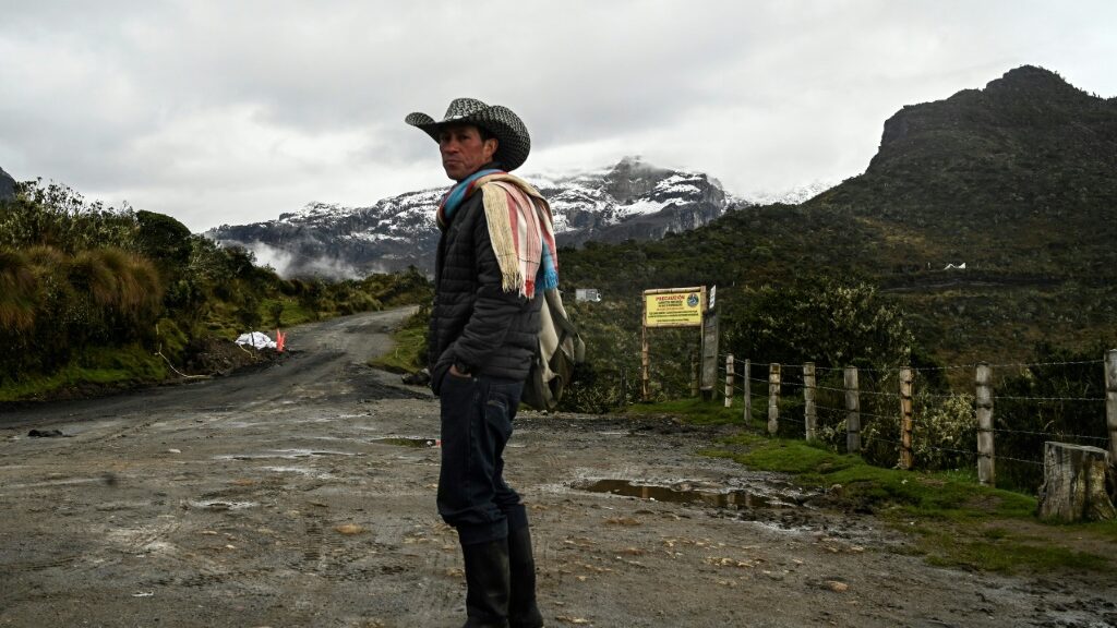 As Colombian volcano rumbles to life, villagers resist evacuation - English News - Report by AFR | Online Free Press release news distribution - Vimarsana News