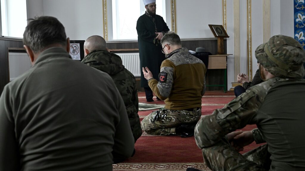 Praying for victory: Ukraine Muslims mark Ramadan - International News News - Report by AFR | Online Free Press release news distribution - Vimarsana News
