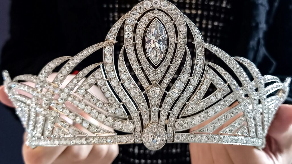 Coronation tiara crowns Geneva jewels auction - Global Edition News - Report by AFR | Online Free Press release news distribution - Vimarsana News