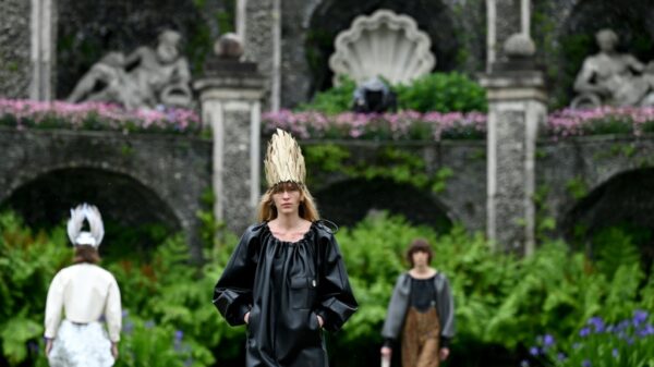 Louis Vuitton braves rain on its Italian island paradise