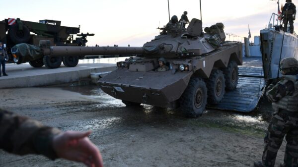 Thin armoured French tanks impractical for attacks says Ukraine commander