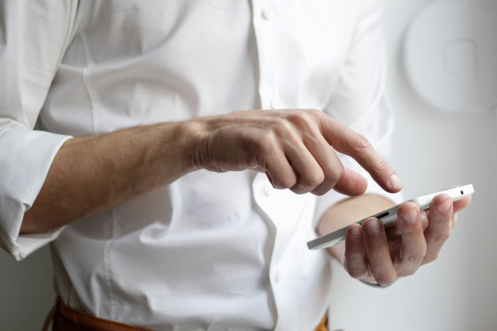 How Cell Phone Network Providers Keep You Connected Every Day 33 How Cell Phone Network Providers Keep You Connected Every Day